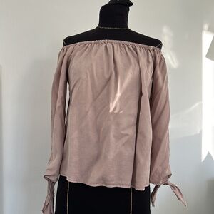 Thread Supply Off shoulder Top Size Large